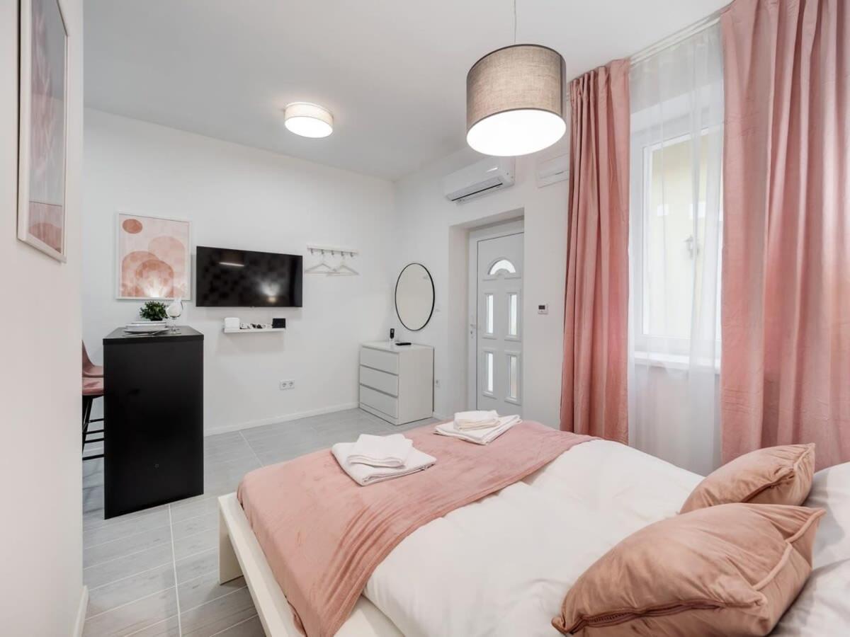 Cute Central Studio With Ac Budapest Exterior photo