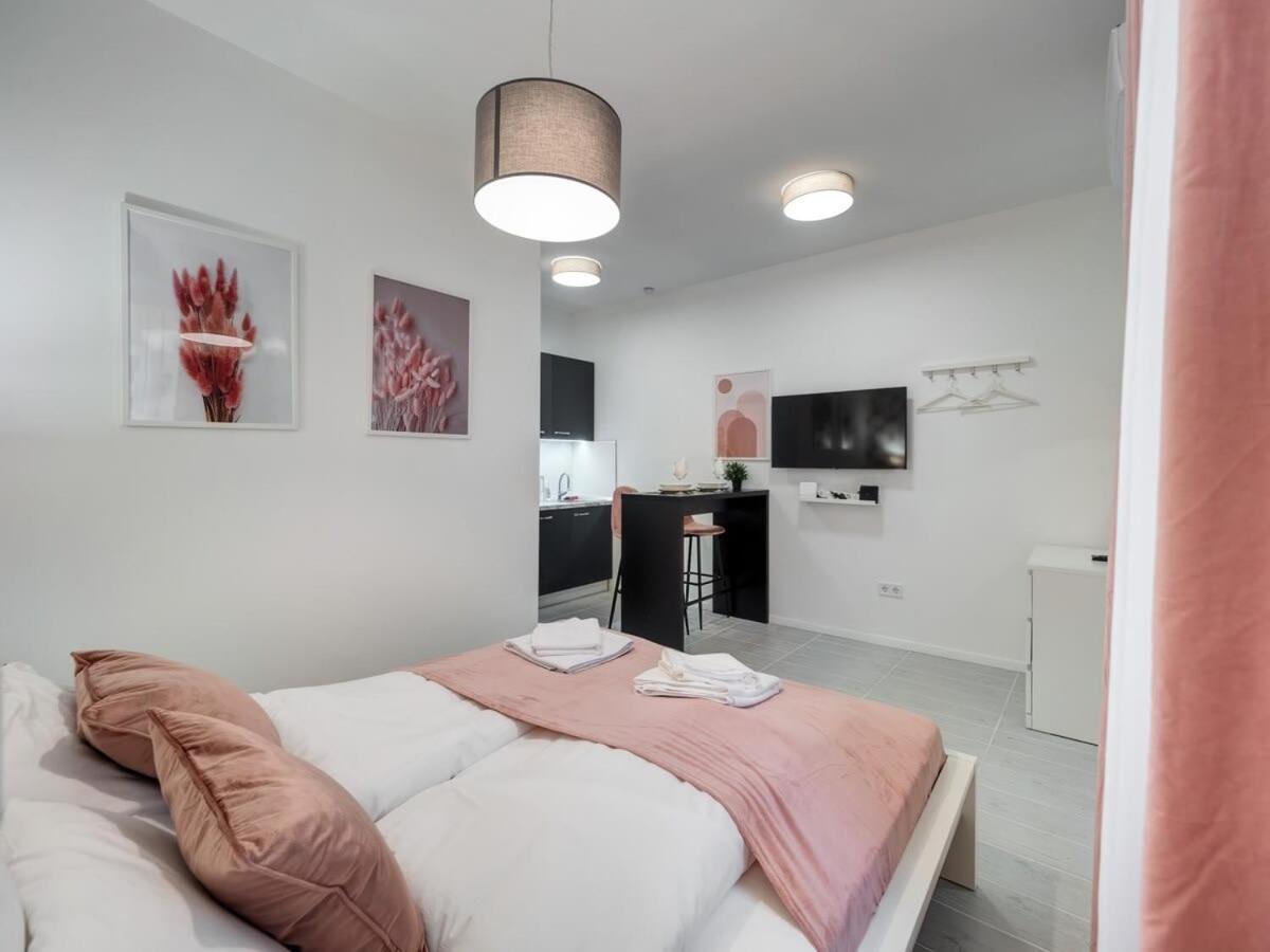Cute Central Studio With Ac Budapest Exterior photo